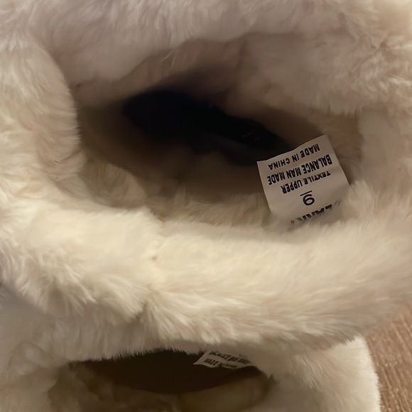 NWT Lauren Lorraine Faux Fur Boots. - Picture 9 of 11
